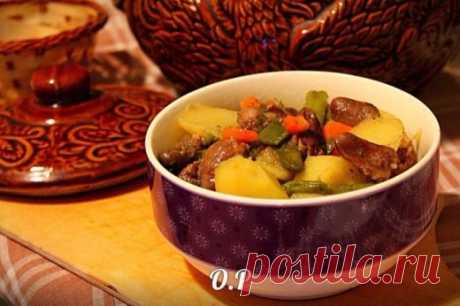 Обалденная картошечка, тушеная с куриными сердечками Ингредиенты: куриные сердечки — 700 грамм картофель — 1 кг морковь — 1 штука лук — 1 штука стручковая фасоль — 200 грамм (можно замороженную) соль и специи — по вкусу вода- 0,5 стакана или бульон растительное масло для жарки Приготовление: Моем куриные сердечки, срезаем прожилки и разрезаем пополам. Нарезаем морковь кубиками, лук полукольцами. Обжариваем […]
