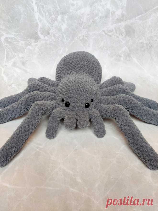 PDF Паук крючком. FREE crochet pattern; Аmigurumi toy patterns. Амигуруми схемы и описания на русском. Вязаные игрушки и поделки своими руками #amimore - большой паук из плюшевой пряжи, плюшевый паучок.