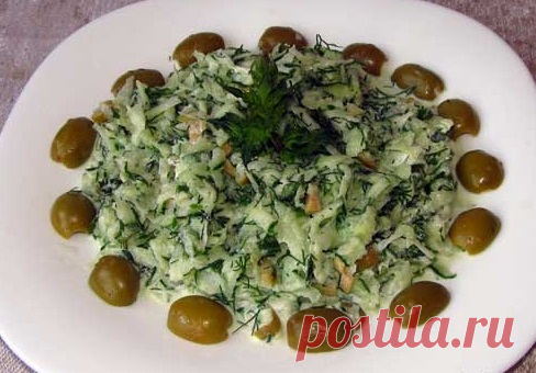 Продолжение ужина.

Салат из огурцов и мяты.

Сочетание огурцов и мяты делает его легким и освежающим, а небольшие вкрапления соленых оливок и острого чеснока добавляют пикантности.

Общее и активное время готовки – 10 минут
Стоимость летом– 1 $ (6 200 бел. руб)
Калорийность на 100 гр — 46 ккал