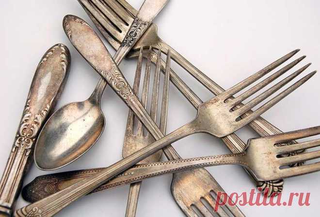 7 рабочих способов почистить столовые приборы из мельхиора