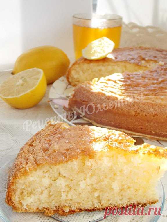 Лимонный бисквит с цедрой и пропиткой.