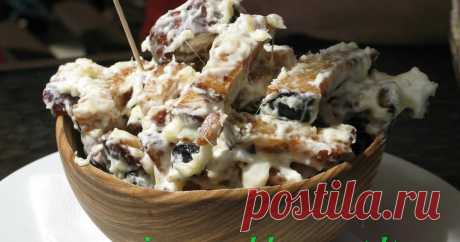 Литовский хлеб с сыром и чесноком. Обалденно вкусно!    Вкуснейшее блюдо, от которого не оторваться!  Очень-очень-очень вкусно, попробуйте это обязательно!  В Литве это подают в кафе к пиву.   ...
