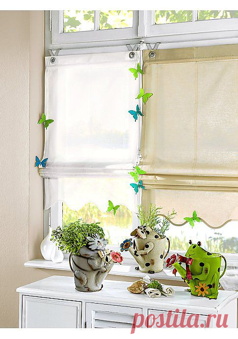 Кашпо. Расписано вручную. В комплекте пластиковый горшок, не пропускающий влагу. Размер ок. 24х34х17 см.