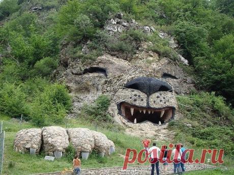 Необычное рядом! Арцахский  лев. (Армения)