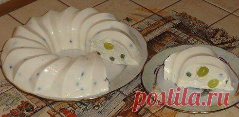 Творожный десерт с виноградом (169 ккал/100 гр) Безумно вкуснo !! Более подробно о рецепте можете узнать в источникe: шеф-повар Одноклассники, по ссылке http://ok.ru/shefpovaraok Рекомендуем посмотреть!!! Приятного аппетитa

Дорогие кулинары! Чтобы не потерять рецепт, жмите "Класс!", а потом "поделиться". Рецепт будет на вашей 
стене В Одноклассники. Всё ОК!