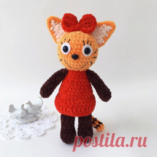 Карамелька амигуруми. Схемы и описания для вязания игрушек крючком! Бесплатный мастер-класс от Натальи Вавиловой по вязанию плюшевой кошечки по имени Карамелька - персонаж из популярного детского мультфильма "Три…