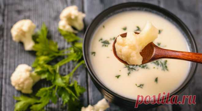Суп с капустой, готовим первое из цветной капусты и это не только крем-суп. Суп с капустой самое время есть, когда холодно и нужно быстро накормить проголодавшихся членов семейства. Натали Космачёва, смолянка, шеф-повар и владелица кулинарной студии предлагает готовить суп из ...