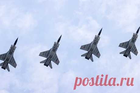 В России рассказали о преимуществе патрулирующих море МиГ-31К. Патрулирование акватории Черного моря самолетами МиГ-31К с гиперзвуковыми ракетами «Кинжал» позволит экипажам увеличить количество поражаемых объектов, сообщил бывший командующий Дальней авиацией России Михаил Опарин. Дежурство в воздухе сократит время от постановки задачи до ее реализации.