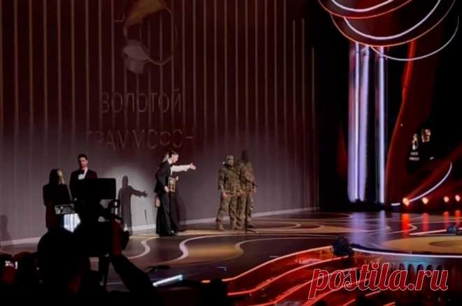 Бойцам СВО вручили сертификаты на 1 млн руб. на премии «Золотой Граммофон». Соответствующую инициативу поддержали Григорий Лепс, Николай Басков и Владимир Машков.
