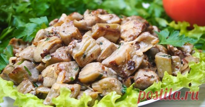 Баклажаны, жаренные с яйцом и чесноком, — домашнее блюдо с запоминающимся вкусом На приготовление любимой баклажанной закуски уходит всего пару минут.