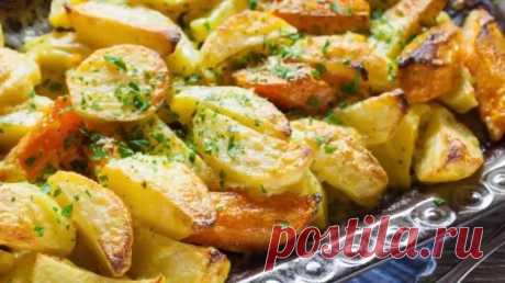 Картофель запеченный в духовке по особому Отменный картофель, приготовленный в духовке с приправами и сыром, очень доступное и...