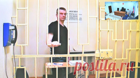 Суд арестовал имущество на 50 млн рублей по делу кадровика Минобороны Кузнецова. Суд арестовал имущество стоимостью более 50 млн рублей предпринимателя из Краснодара Льва Мартиросяна, который обвиняется в даче взятки бывшему начальнику главного управления кадров Минобороны генерал-лейтенанту Юрию Кузнецову. Читать далее