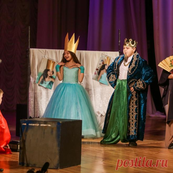 🎭 Школа театрального искусства для детей и подростков
💃 Опытная команда 🤩 Индивидуальный подход 🥳 Мероприятия
🌍 Город Самара ул. Льва Толстого, д. 94 📞 +7(927)207-07-20