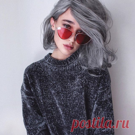 Одел парик, и сразу другой человек 🤦🏻‍♀️ мне нравится это ощущение)
у кого есть парики? У меня их на данный момент 4 шт. Хочу ещё жеееелтый! 🌞 
И перекрашиваться я пока не хочу, мне нравится свой шоколадный цвет волос. А вот когда появится седина 🙈☝🏼другой разговор, в розовый перекрашусь нафиг! 
Восхищают девушки у которых цветные волосы 💙💜💕💪🏽
__
#krisgolub_photo