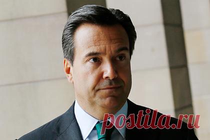 Глава швейцарского банка лишился должности из-за развлечений. Председатель правления швейцарского банка Credit Suisse Антонио Орта-Осорио покинул свой пост из-за неоднократного нарушения карантинных правил, в том числе посещение финала Уимблдона. К такому решению его вынудило внутреннее расследование, инициированное советом директоров банка.