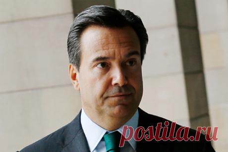 Глава швейцарского банка лишился должности из-за развлечений. Председатель правления швейцарского банка Credit Suisse Антонио Орта-Осорио покинул свой пост из-за неоднократного нарушения карантинных правил, в том числе посещение финала Уимблдона. К такому решению его вынудило внутреннее расследование, инициированное советом директоров банка.