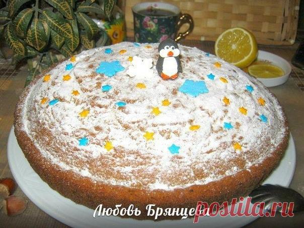 КЕКС ДЛЯ ДЕТЕЙ «ПИНГВИНЕНОК ЛОЛО»
источник http://www.hoziayki.com/2016/02/Keks-dlja-detej-Pingv..
автор Любовь Брянцева

Его можно приготовить на День рождения, детский праздник или просто к семейному чаепитию. Я думаю, что такой кекс понравится всей семье. Почему, все таки, пингвиненок Лоло? Да просто потому, что у меня было кондитерское украшение в виде пингвина и несколько снежинок, а так же сахарная пудра и хорошее настроение. Перед тем как съесть айсберг, вернее вкус...