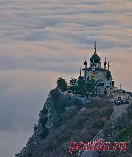 Форосское чудо. Церковь Воскресения Христова (Храм на Красной скале)