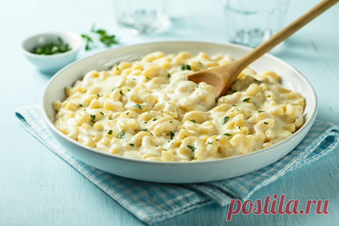 Макароны с голландским сыром — пошаговый классический рецепт с фото от Простоквашино Макароны с голландским сыром — пошаговый классический рецепт приготовления блюда с фото и описанием. Расскажем, как приготовить, какие ингредиенты нужны, калорийность и время приготовления. Вкусные и полезные рецепты от Простоквашино.