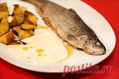 Рыба, запеченная в соли
Необычный рецепт вкуснейшей рыбки, запеченной в смеси из соли и яичных белков.