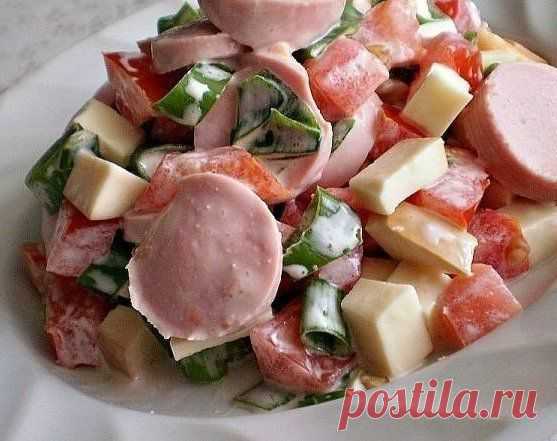 Новости
Салат "Баварский"

Ингредиенты:

сосиски молочные — 5 шт.
помидоры — 2 шт.
сыр твердых сортов — 200 г
зеленый лук
майонез для заправки
соль по вкусу