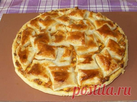Креатопита - слоеный пирог с курицей и сыром.