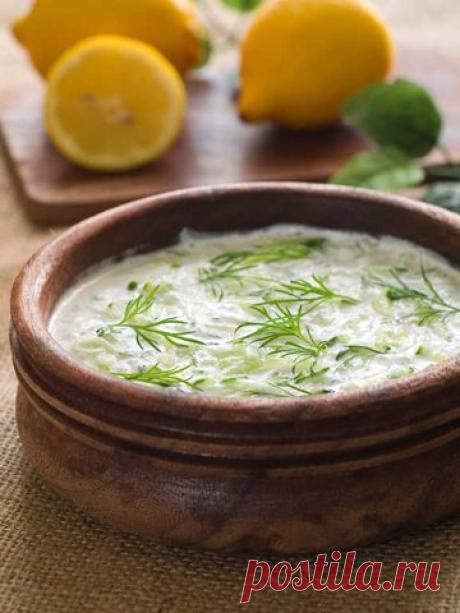 Eating for Beauty: Dr. Perricone's Greek Yogurt & Spinach Dip Dr. Perricone's Greek Yogurt & Spinach Dip recipe is packed with gorgeousness-inducing ingredients like dill and walnuts for glowing skin and glossy hair.
