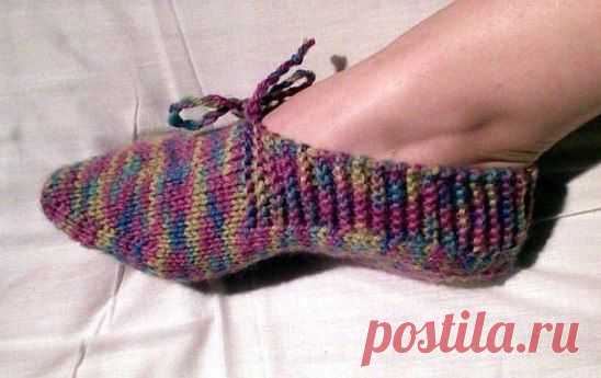 Тапочки спицами мастер класс: http://ok.ru/masterklassy.vjazanija