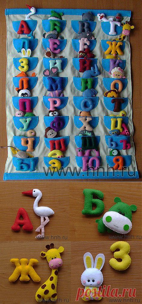 Фетровый алфавит с игрушками из фетра.