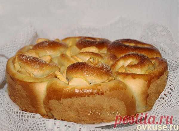 Необычный пирог с тройной начинкой и ябоками