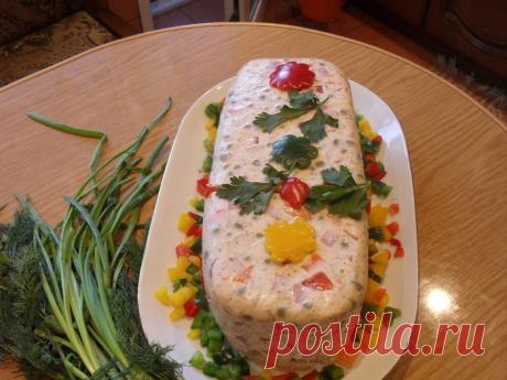 Праздничный -желе с овощами, ветчиной и яйцом