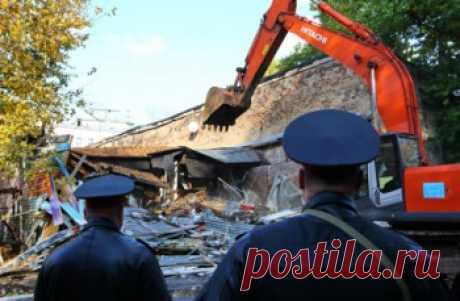 В Краснодаре снесут наглый самострой в центральном сквере.