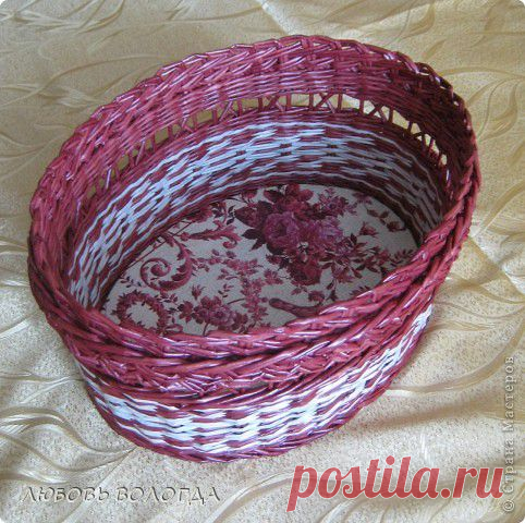 Овальная корзинка из газет.