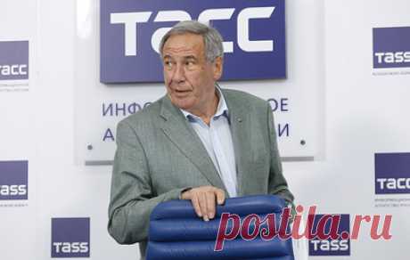 Тарпищев заявил, что Медведев превратил матч в нервотрепку после проигрыша двух сетов. Медведев впервые в карьере вышел в полуфинал Уимблдона, обыграв американца Кристофера Юбенкса
