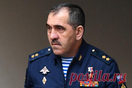 США ввели санкции против военного руководства России. США ввели новые санкции против России, под них попал ряд представителей военного руководства страны. Новые ограничения Вашингтона коснулись замглав Минобороны России Юнус-Бека Евкурова и Алексея Криворучко. Кроме того, под новые рестрикции попали главы ФСВТС и «Рособоронэкспорта» Дмитрий Шугаев и Александр Михеев.
