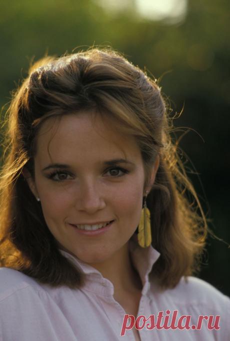 Лиа Томпсон (Lea Thompson)
-  31 мая, 1961