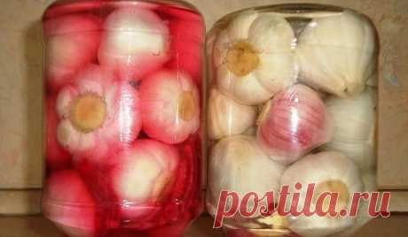 Чеснок, маринованный головками