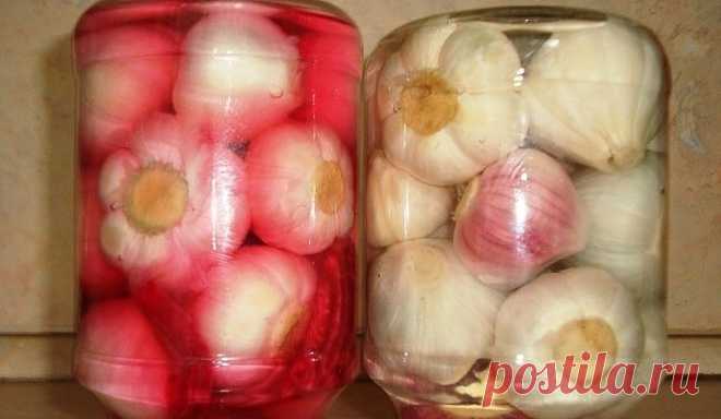 Чеснок, маринованный головками