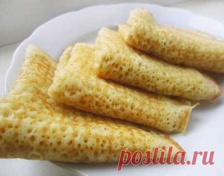 Блинчики "Ажурные"
Эти блины получаются очень вкусными, тонкими, нежными. А какие они ажурные, и все-все в дырочках!
Даже если вы никогда не пекли блины, по этому рецепту они получаются у всех!
Блины очень вкусные и необыкновенно красивые! Попробуйте!
Ингредиенты:
0,5 л кефира (пол-литра)
1 стакан молока
1-2 яйца
1,5 ст. муки
1 ст.л. сахара
0.5 ч.л. соли
1 ч.л. соды
растительное масло
Приготовление:
1. В кастрюлю вылить кефир и немного подогреть (должен быть теплым, но не горячим).
2. Добав
