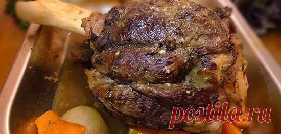 Запеченная говяжья рулька (Roast Beef Shank)