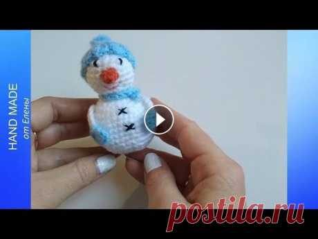 Новогодние игрушки крючком. Елочная игрушка «Снеговик». В этом видео я покажу и расскажу, как связать игрушку на елочку – снеговика. Покажу, как связать шапочку снеговику и украсить ее помпоном. Свяжу снего...