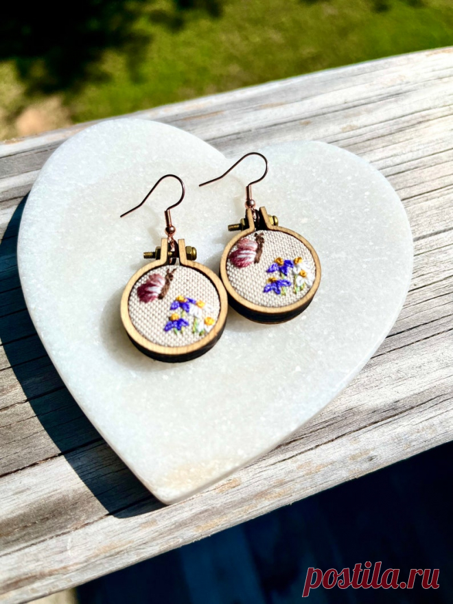 Pendientes bordados a mano / Mini aro de bordado / Moderno diseño floral pequeño / Arcoíris / Girasol / Hongo / Hipoalergénico / Regalo para ella - Etsy España