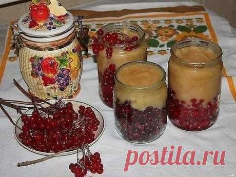 Калина с медом 
Калина с медом - самое лучшее лекарство и запас витаминов; можно заготовить на зиму.Ягоды калины ошпарьте кипятком и протрите через дуршлаг или сито. Добавьте к калине мед в пропорции 1:1, перемешайте и оставьте в комнате на неделю. 
Принимайте по 1 ст. ложке натощак - и витаминный запас на день обеспечен! 
При болях в горле и хрипоте. 
1 ст. ложку калины залейте 1 стаканом кипятка, укутайте и настойте 2 часа. 
Полоскайте горло 3 раза в день при ангине, а п...