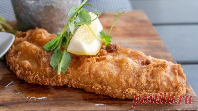 Жареная рыба еще никогда не была такой сочной: добавьте в кляр этот продукт Многие хозяйки привыкли обжаривать рыбу исключительно в муке. Но рецепт можно значительно усовершенствовать с помощью одного продукта. В этом молочном кляре блюдо получится изумительно нежным и сочным.Вам понадобятся:рыбное филе — 700 г...