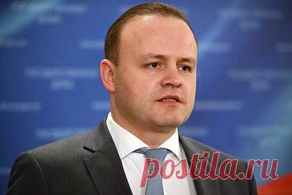 В Думе захотели наказывать за оскорбляющие женщин идеи по повышению рождаемости. Вице-спикер ГД Владислав Даванков предложил наказывать депутатов и чиновников за идеи по повышению рождаемости и улучшению демографии, оскорбляющие чувства женщин, штрафом в 100 тысяч рублей. По его словам, законопроект уже находится в разработке и направлен против «так называемых демографов».