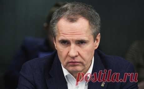 Гладков раскритиковал глав районов: «Ну, что? Палку оббивать гвоздями?». Накануне при обстреле погибли пятеро, еще 12 пострадали. Губернатор Гладков возмутился работой подчиненных, которые за два года не поняли, «в каком регионе живем»