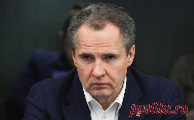 Гладков раскритиковал глав районов: «Ну, что? Палку оббивать гвоздями?». Накануне при обстреле погибли пятеро, еще 12 пострадали. Губернатор Гладков возмутился работой подчиненных, которые за два года не поняли, «в каком регионе живем»