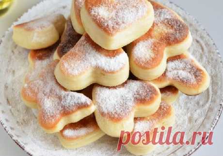 Пышки на воде Вкусные пышки на воде, приготовленные в домашних условиях, могут стать как вкусным десертом, если сделать их сладкими, так и хорошим вариантом перекуса, завтрака или дополнения к первому блюду, если сделать их солеными. Они получаются очень воздушными!