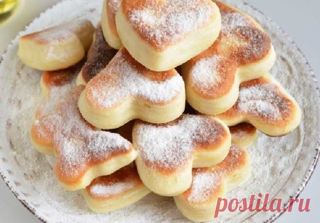 Пышки на воде Вкусные пышки на воде, приготовленные в домашних условиях, могут стать как вкусным десертом, если сделать их сладкими, так и хорошим вариантом перекуса, завтрака или дополнения к первому блюду, если сделать их солеными. Они получаются очень воздушными!