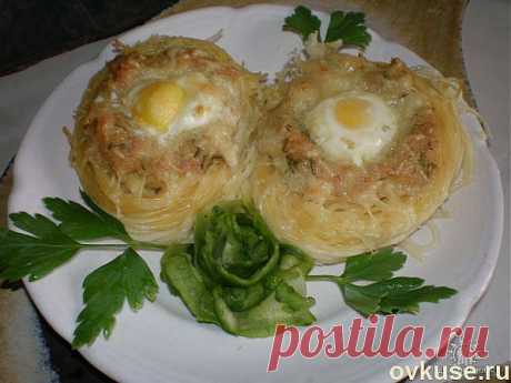 Макаронные гнезда с куриным фаршем - Простые рецепты Овкусе.ру